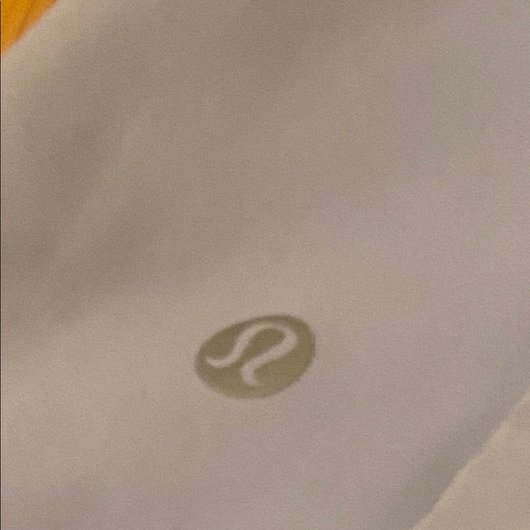 Lululemon Down for it All Vest  Size 6 Lilac Smoke EUC - Picture 5 of 8